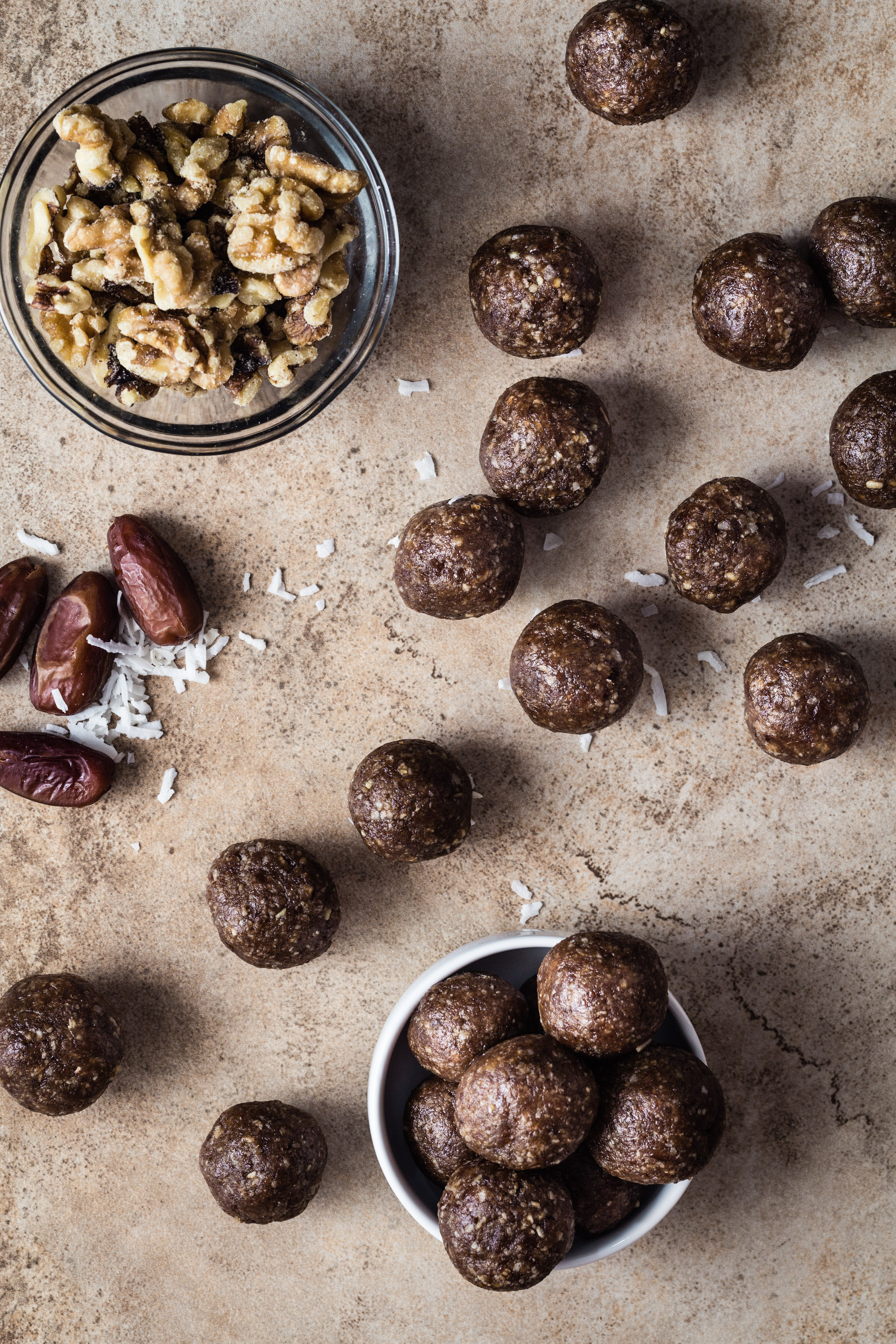 DIY Holiday gifts in a jar: Protein balls and energy bites